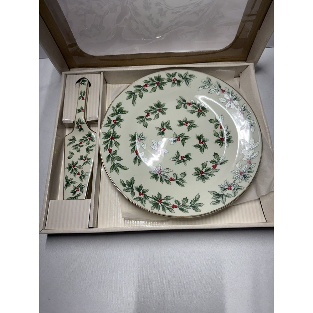 Holly Leaf Christmas Cake Plate & Server by Madison & Max at Home with box